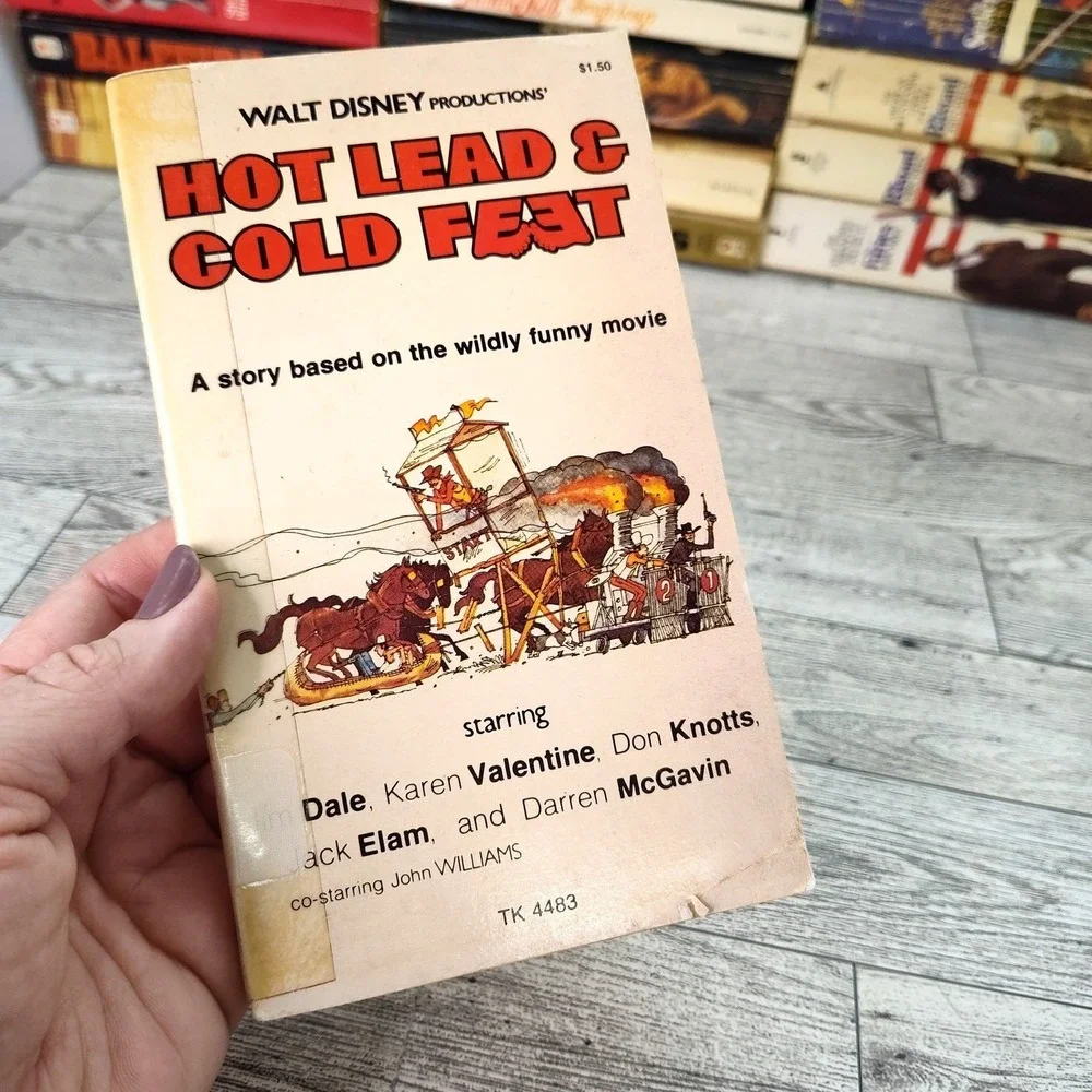 HOT LEAD‎ AND COLD FEET Walt Disney Paperback Based on Movie 1978 1st Edition